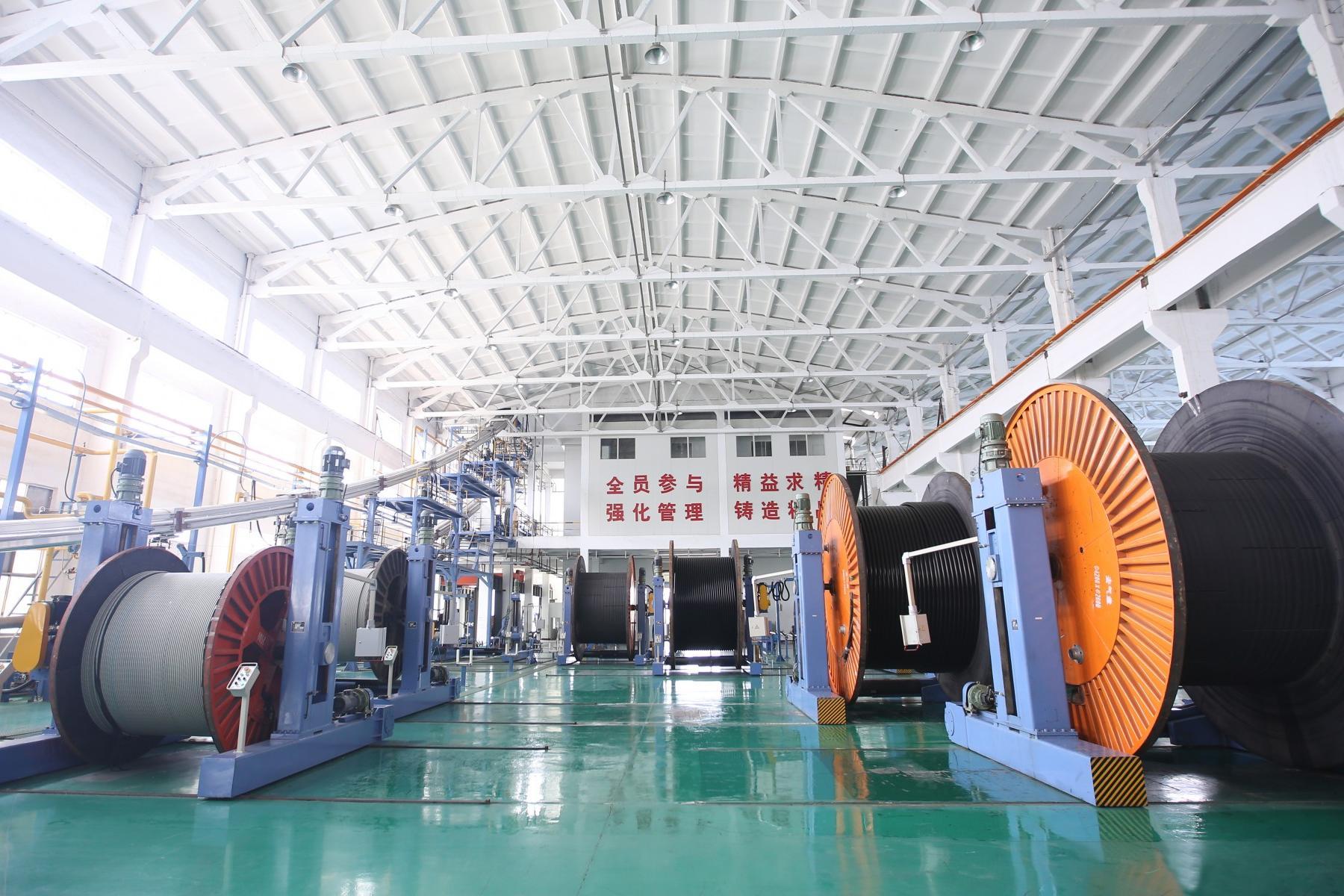 超高压电缆生产车间